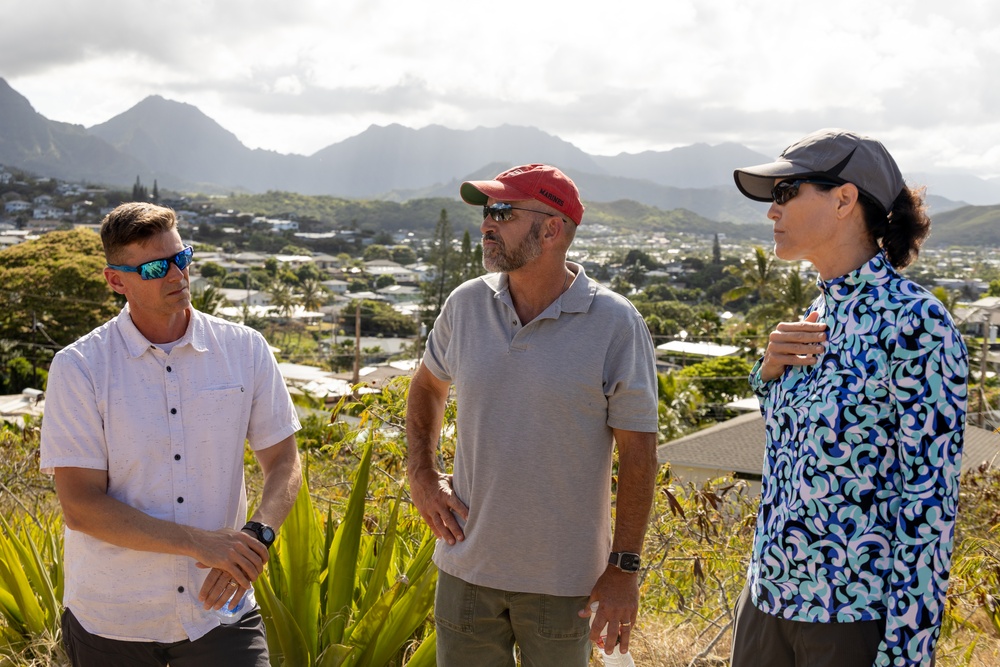 MCBH leadership and Hawaii state representatives visit MCTAB fence line project