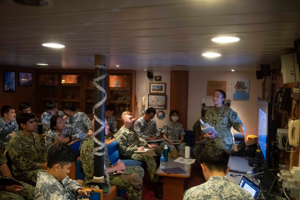 US, SINGAPORE NAVIES CONDUCT OPERATIONAL MEETING AT EXERCISE PACIFIC GRIFFIN 2023