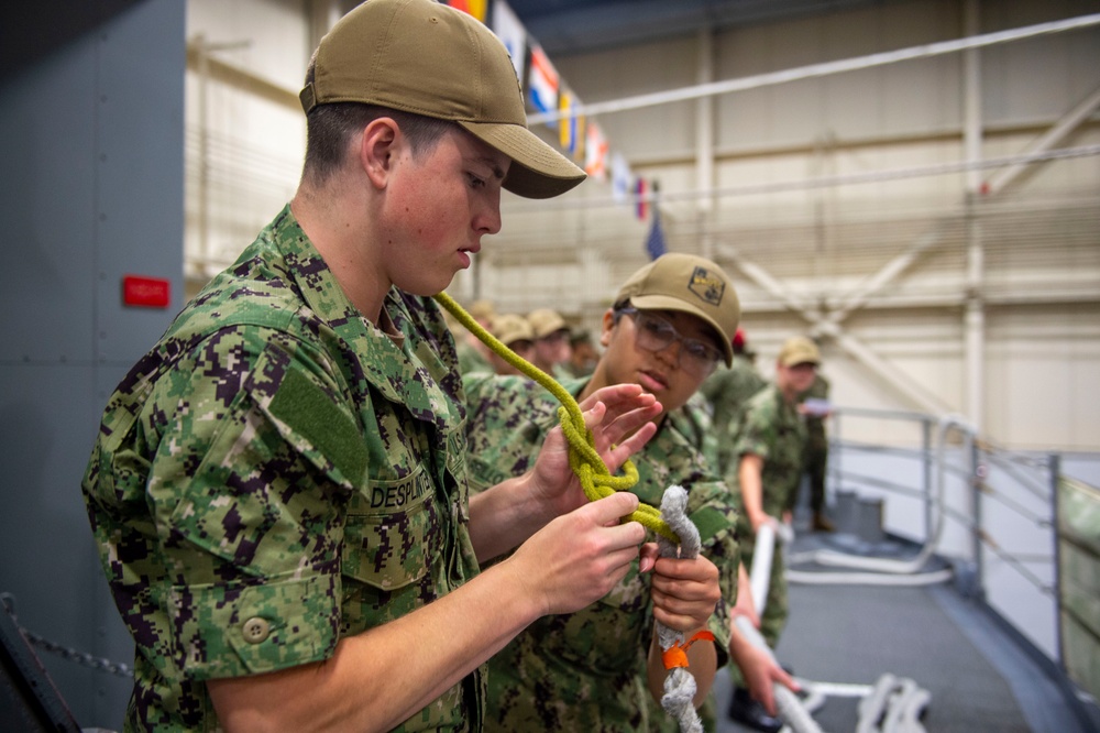 New Student Indoctrination (NSI) Cycle 1 Midshipman Candidates USS Marlinspike Line Handling