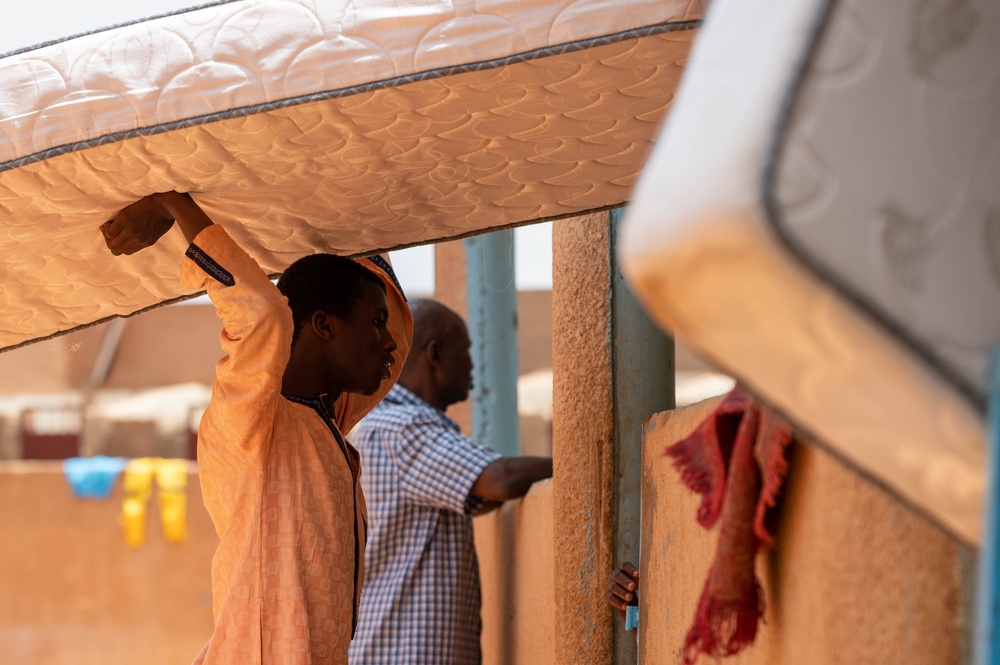 U.S. Military in Niger assists in donation of mattresses to local orphanage