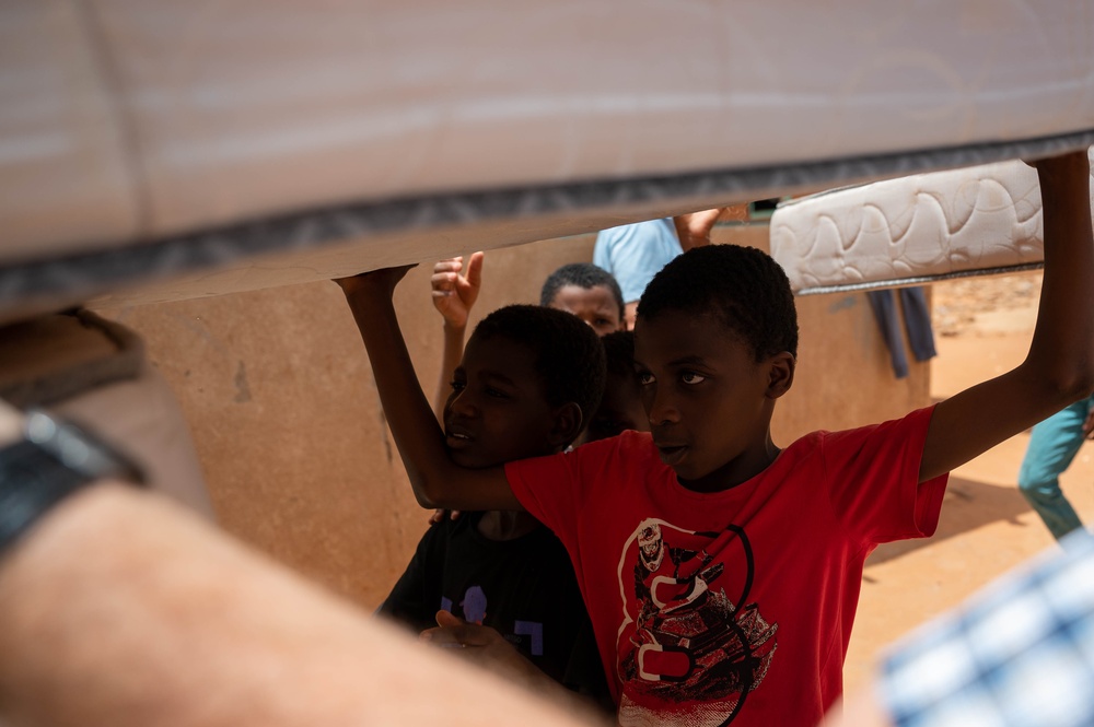 U.S. Military in Niger assists in donation of mattresses to local orphanage