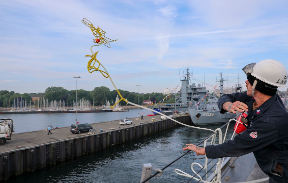 USS Paul Ignatius Kiel, Germany Sea and Anchor