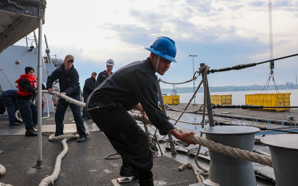 USS Paul Ignatius Kiel, Germany Sea and Anchor