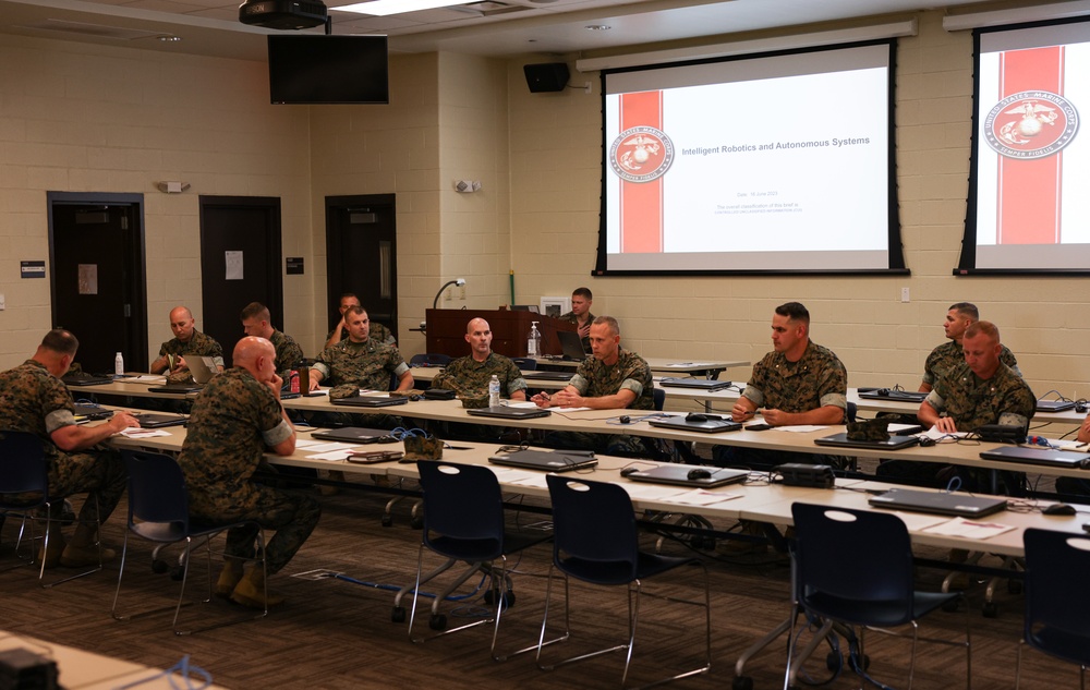 CMC Visits Camp Lejeune