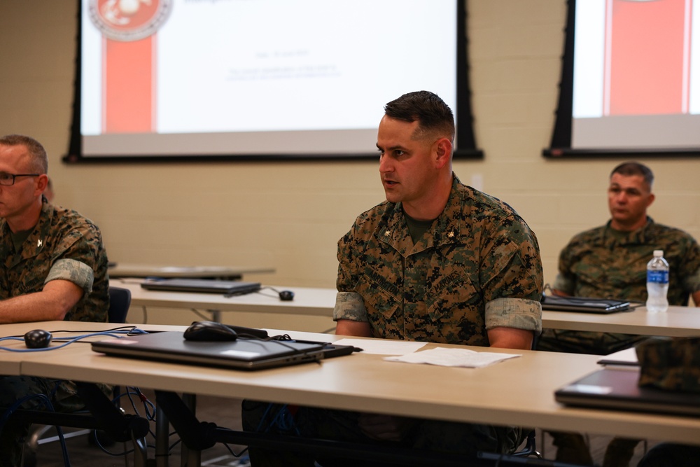 CMC Visits Camp Lejeune