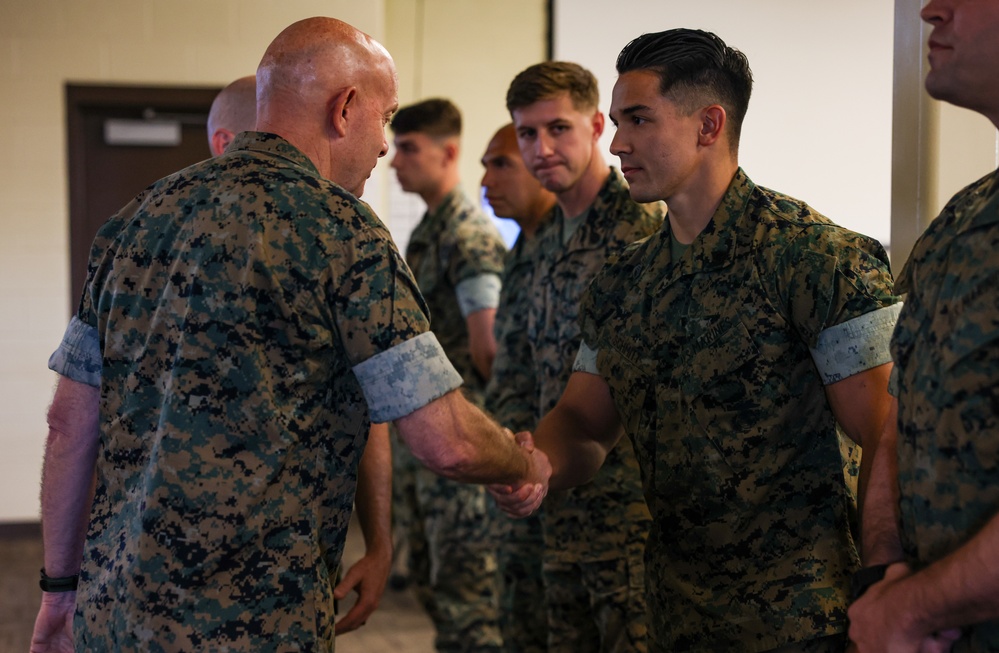 CMC Visits Camp Lejeune