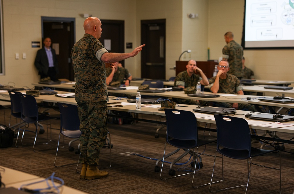 CMC Visits Camp Lejeune