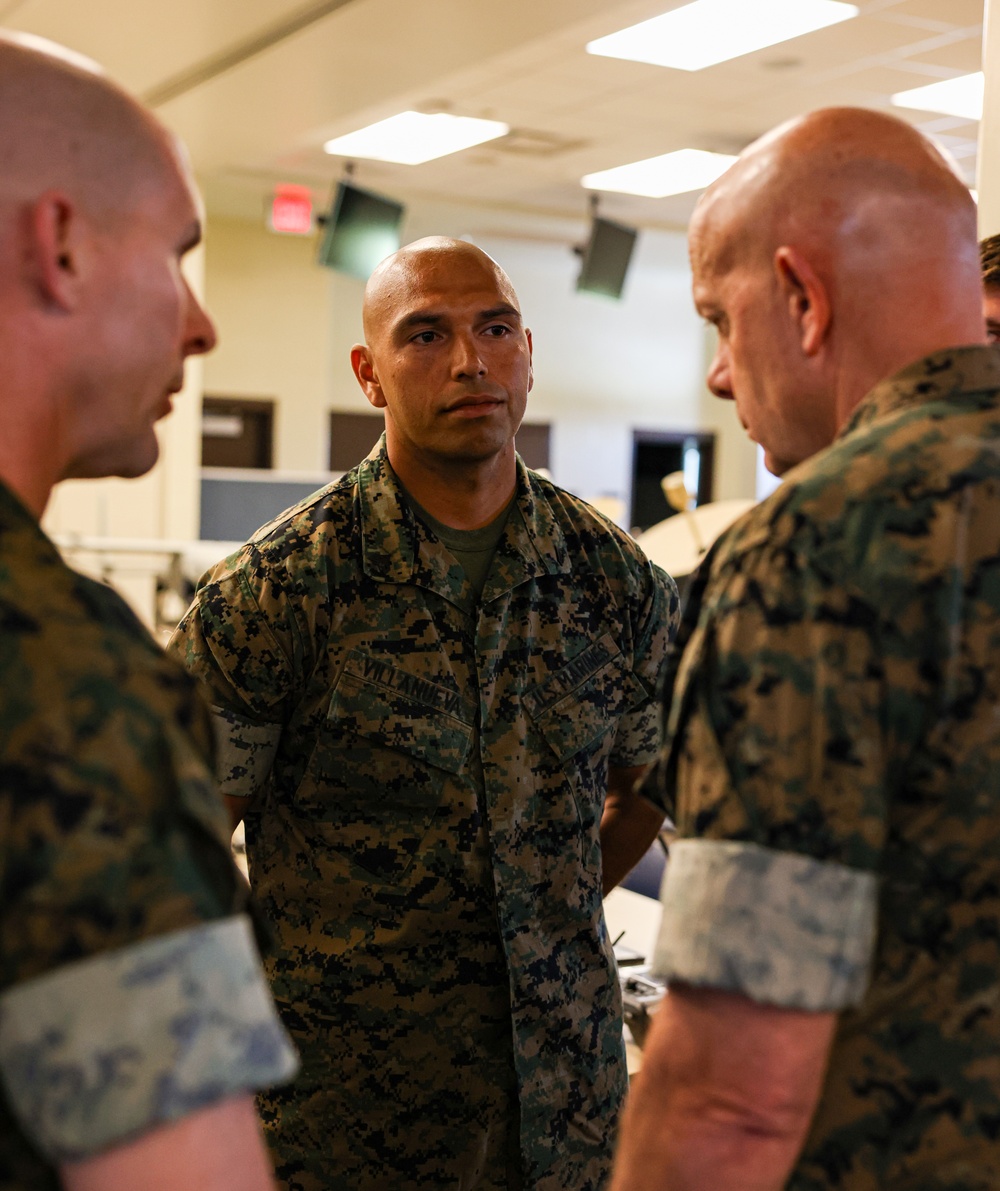 CMC Visits Camp Lejeune