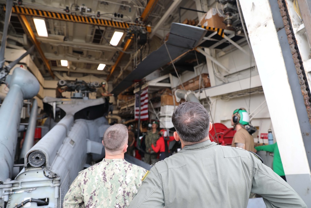 HSM 79 Performs Maintenance Onboard USS Paul Ignatius