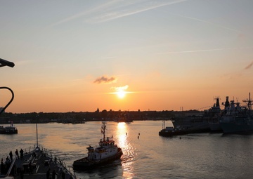 USS Paul Ignatius Departs Kiel, Germany