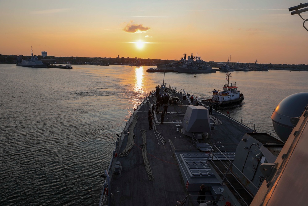 USS Paul Ignatius Departs Kiel, Germany