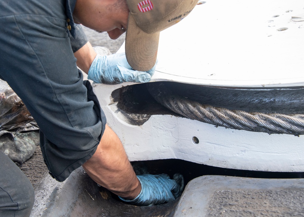 USS Carl Vinson (CVN 70) Sailors Work on the Flight Deck