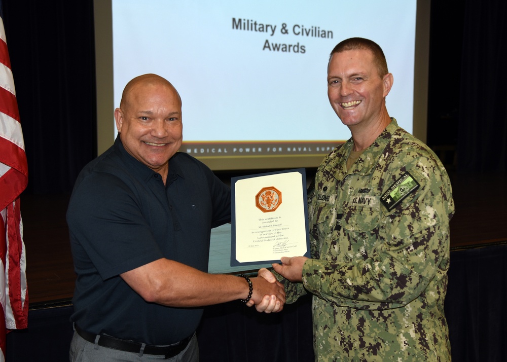 NAMRU San Antonio Civilian earns Time-in-Service Award