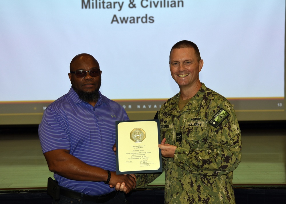 NAMRU San Antonio Civilian earns Time-in-Service Award