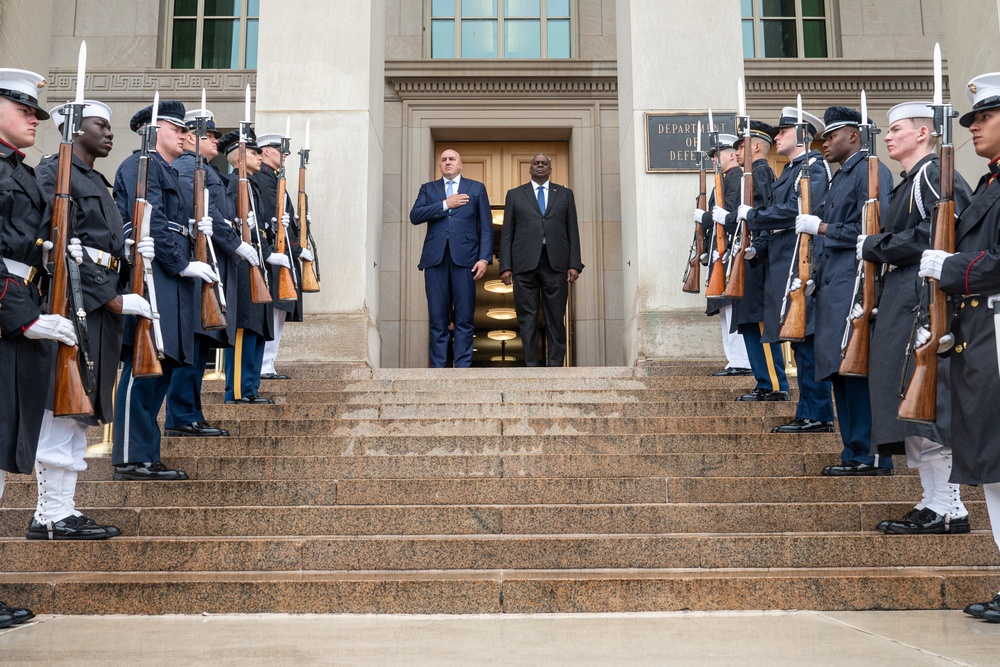 SECDEF Hosts Italian Defense Minister