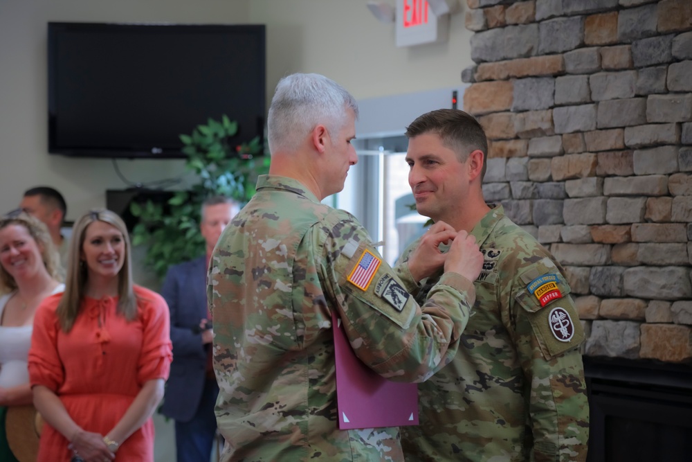 Reagan relinquishes command of Fort Campbell SRU to Horton