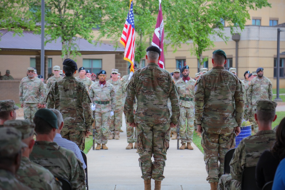 Reagan relinquishes command of Fort Campbell SRU to Horton