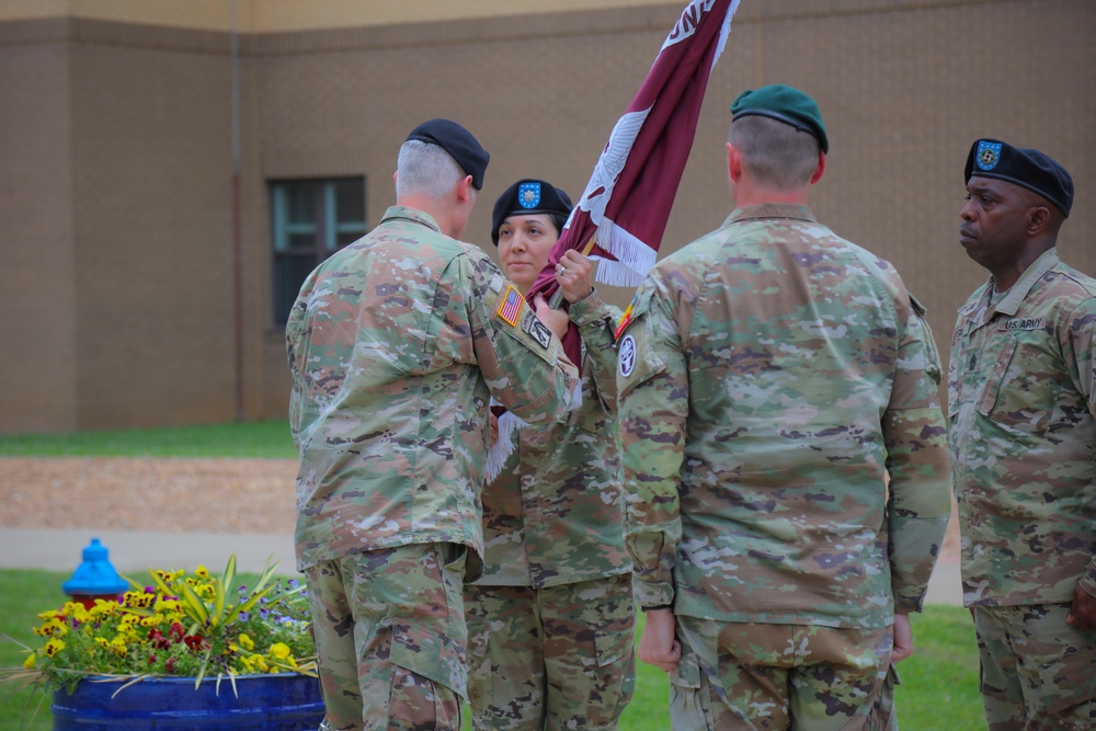 Reagan relinquishes command of Fort Campbell SRU to Horton