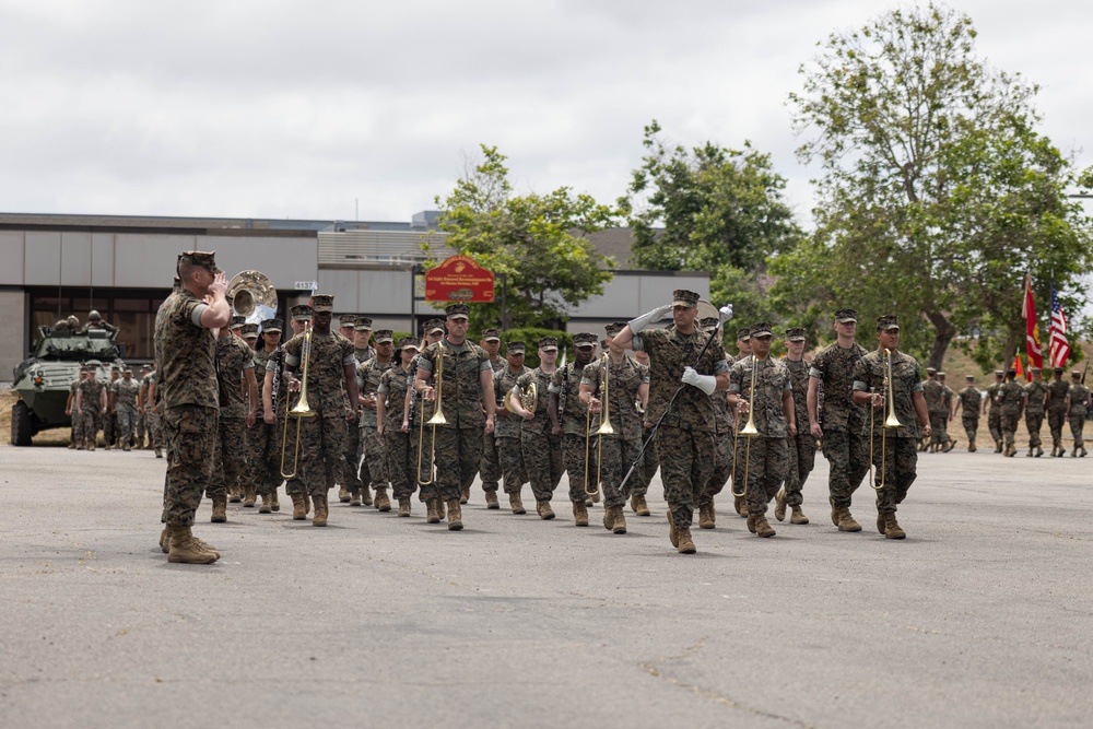 1st LAR holds change of command ceremony