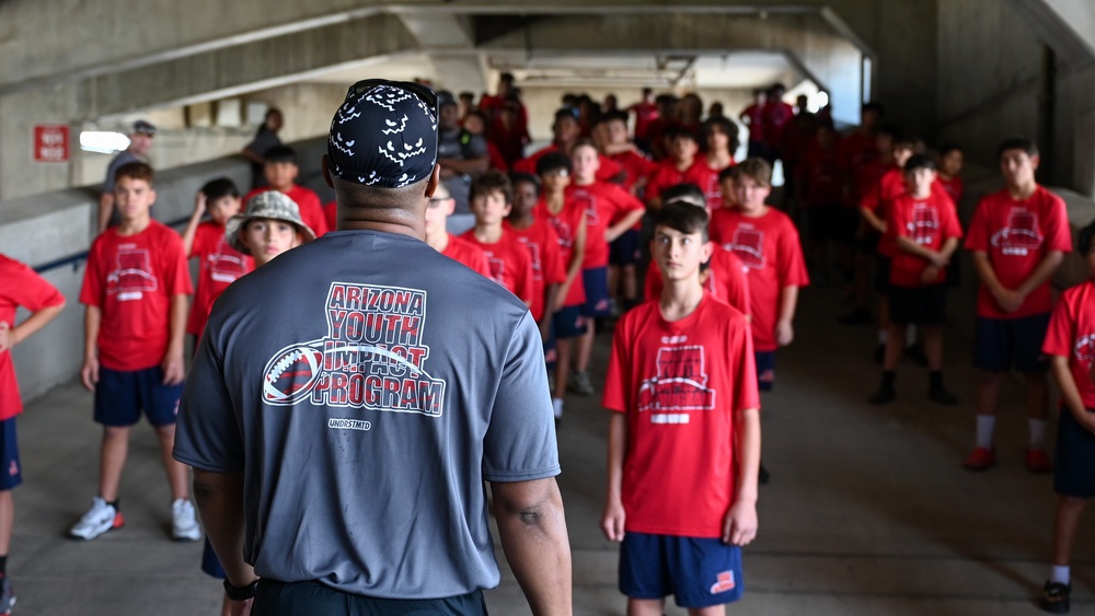 Airmen connect with Tucson youth