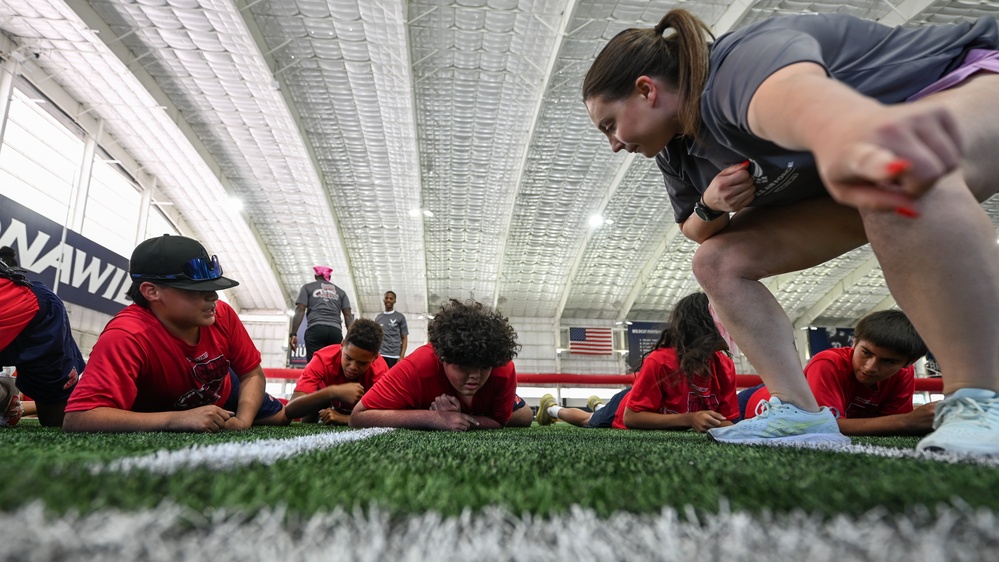 Airmen connect with Tucson youth