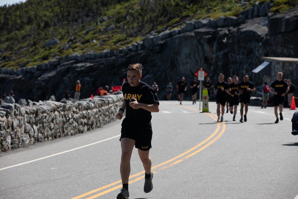 10th Mountain Division Soldiers Complete Hewitt Relay