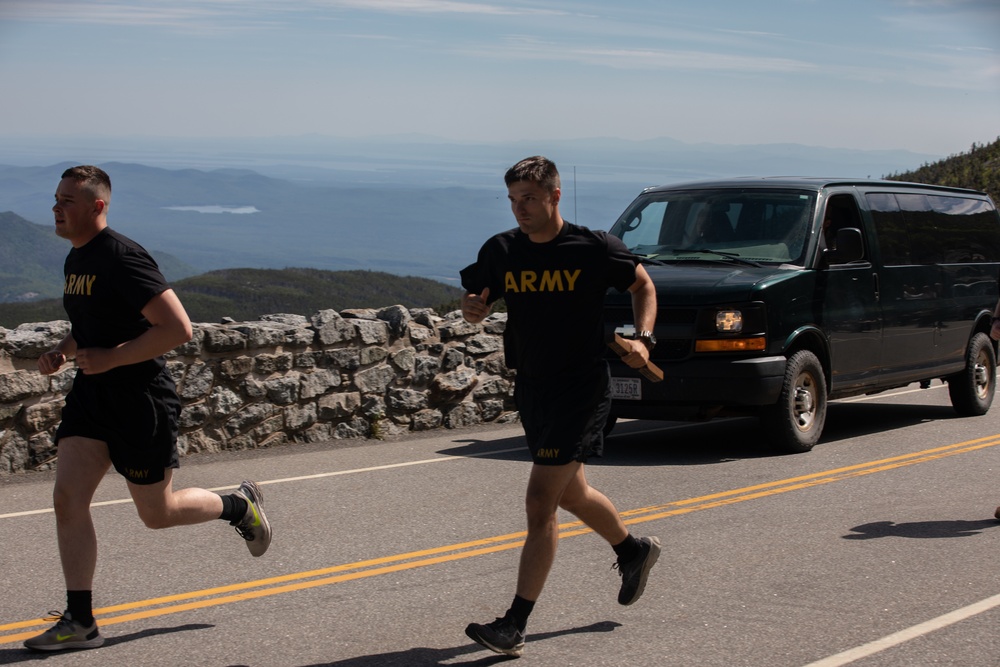 10th Mountain Division Soldiers Complete Hewitt Relay