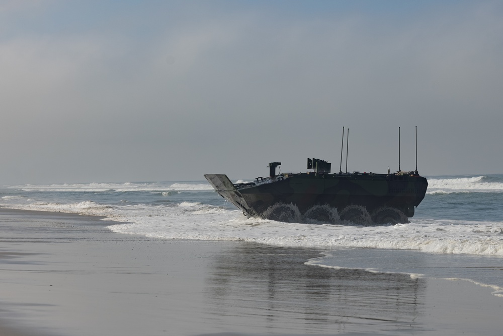 ACV Transition Training Unit conducts surf zone testing