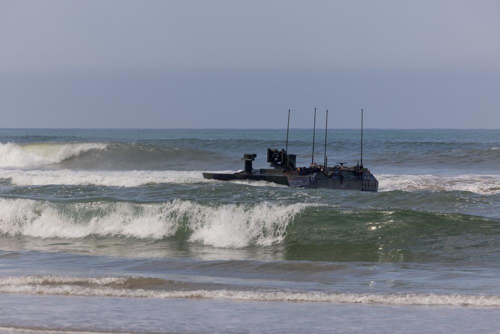 ACV Transition Training Unit conducts surf zone testing