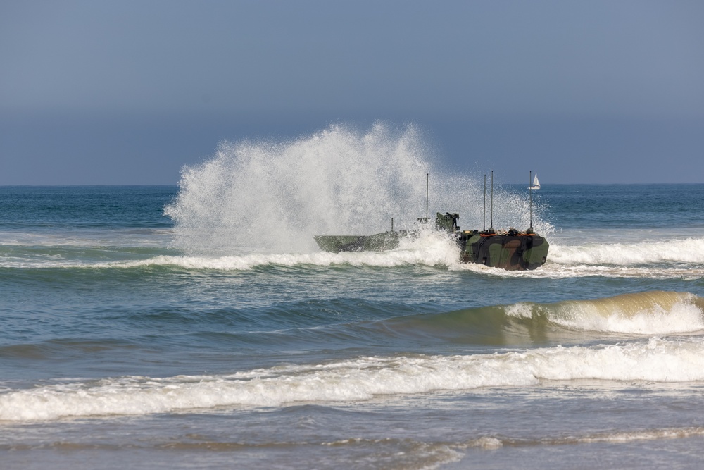 ACV Transition Training Unit conducts surf zone testing