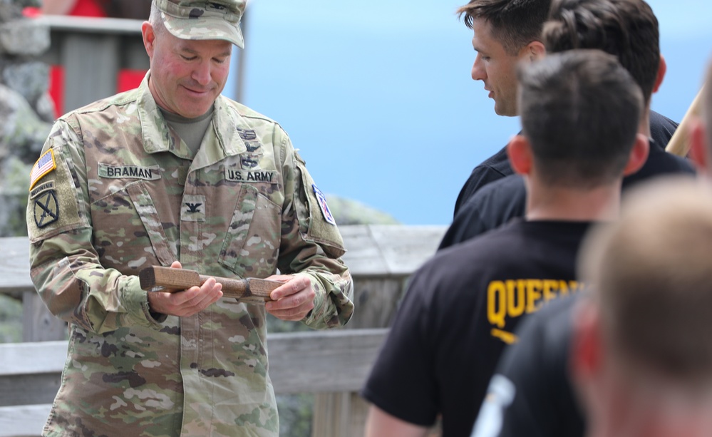 Soldiers with the 10th Mountain Division complete the Hewitt Relay Soldiers with the 10th Mountain Division complete the Hewitt Relay