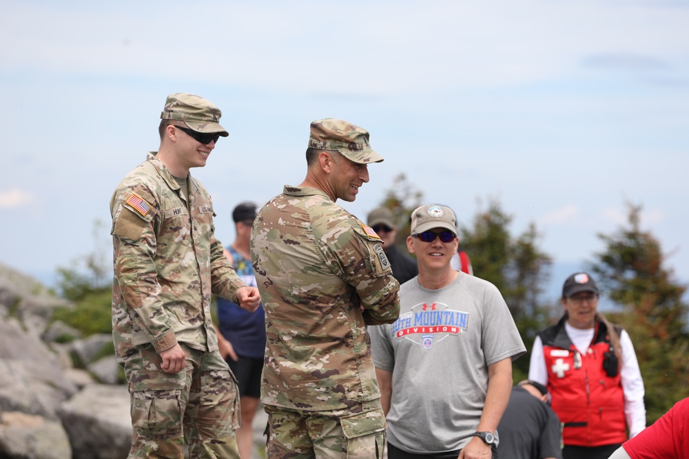 Soldiers with the 10th Mountain Division complete the Hewitt Relay Soldiers with the 10th Mountain Division complete the Hewitt Relay