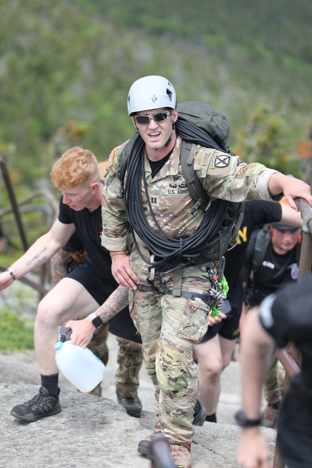 Soldiers with the 10th Mountain Division complete the Hewitt Relay Soldiers with the 10th Mountain Division complete the Hewitt Relay