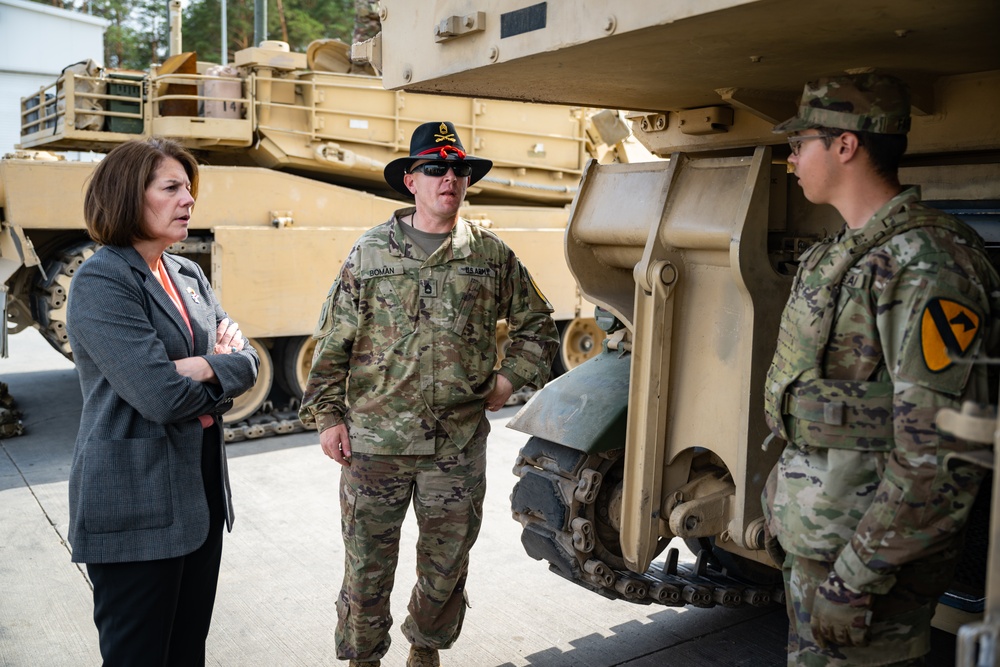 Congressional Member Delegation Visits Soldiers in Lithuania