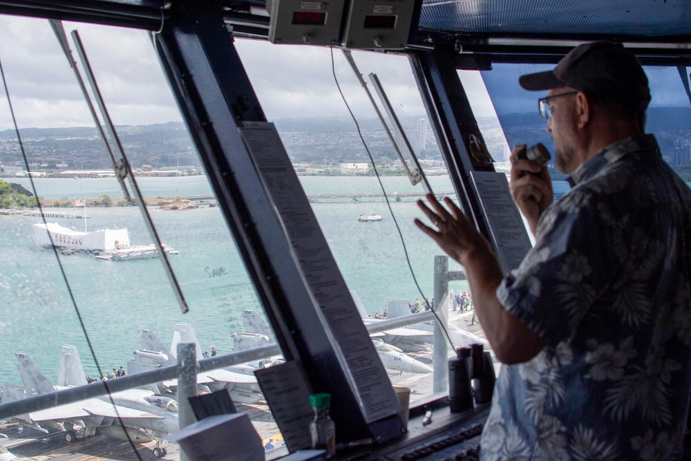 USS Nimitz Leaves Pearl Harbor