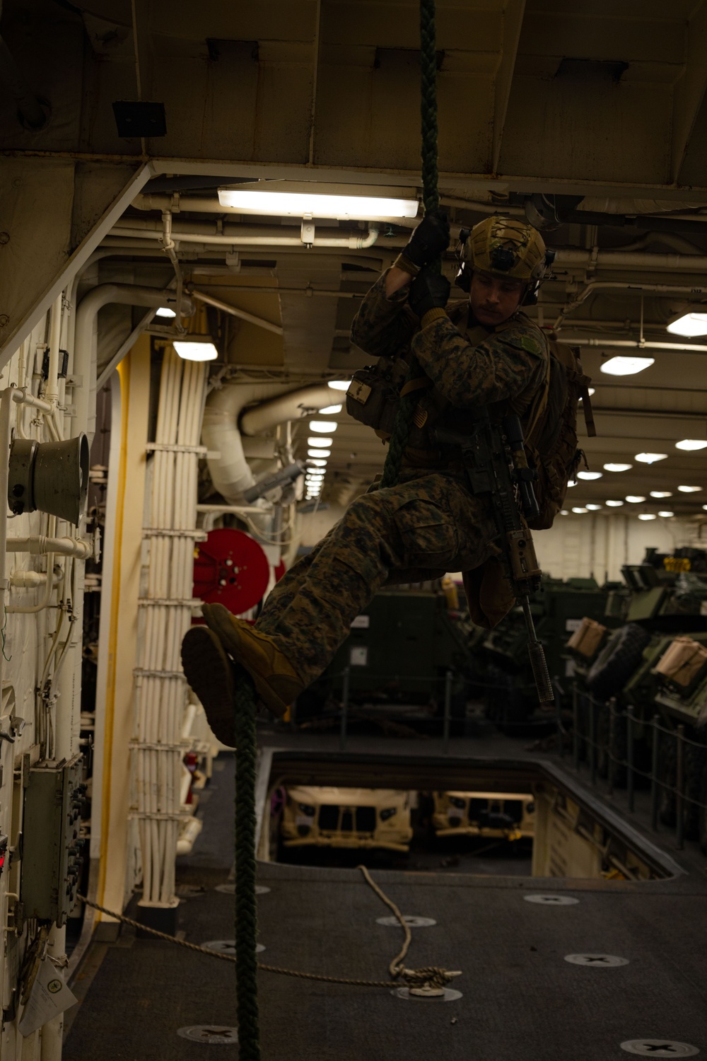 Battalion Landing Team 2/1 Fast Ropes