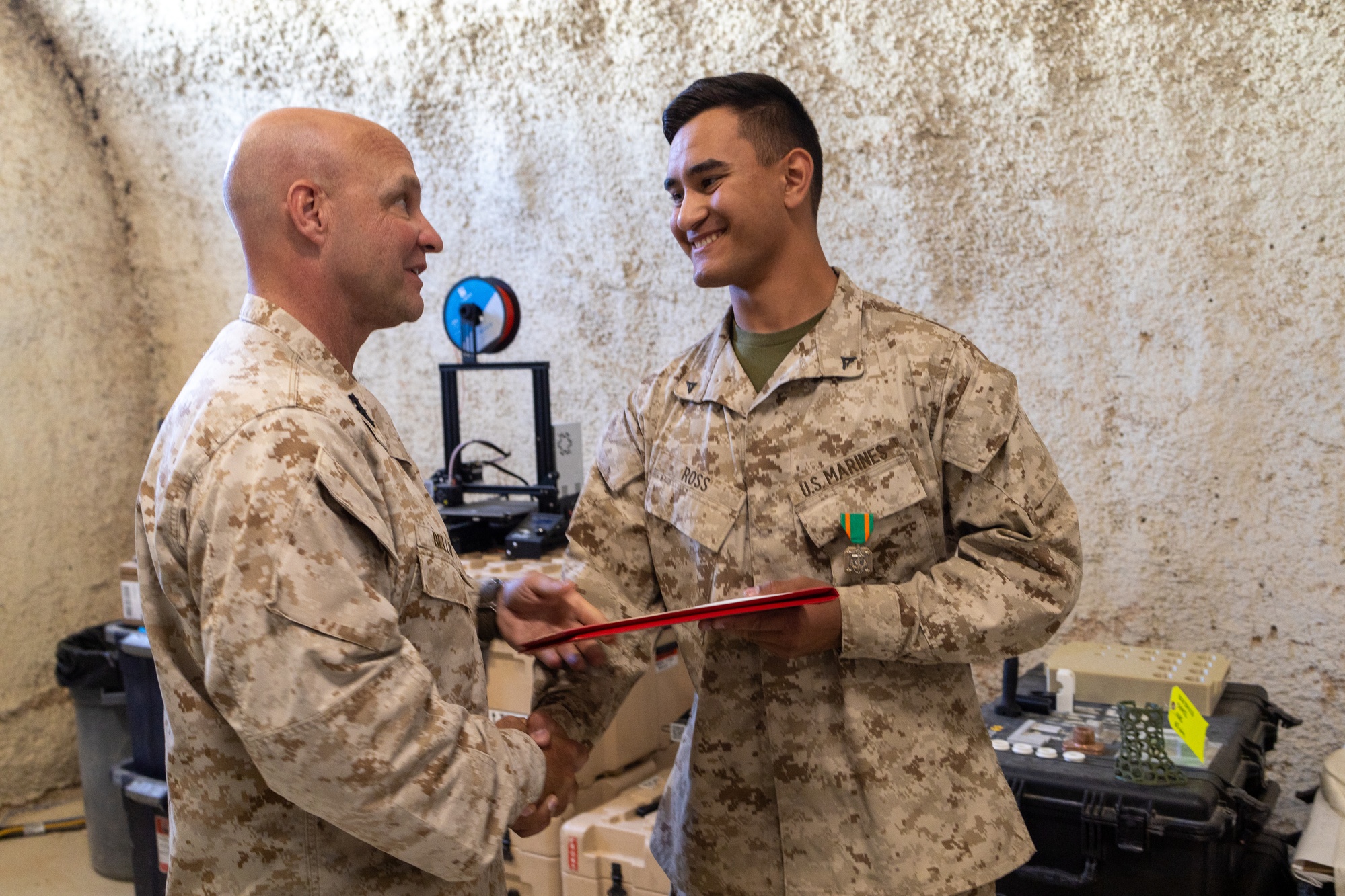 DVIDS - Images - ITX 4-23: Lieutenant General David Bellon and Sergeant  Major Carlos Ruiz visit Integrated Training Exercise 4-23 [Image 15 of 23]