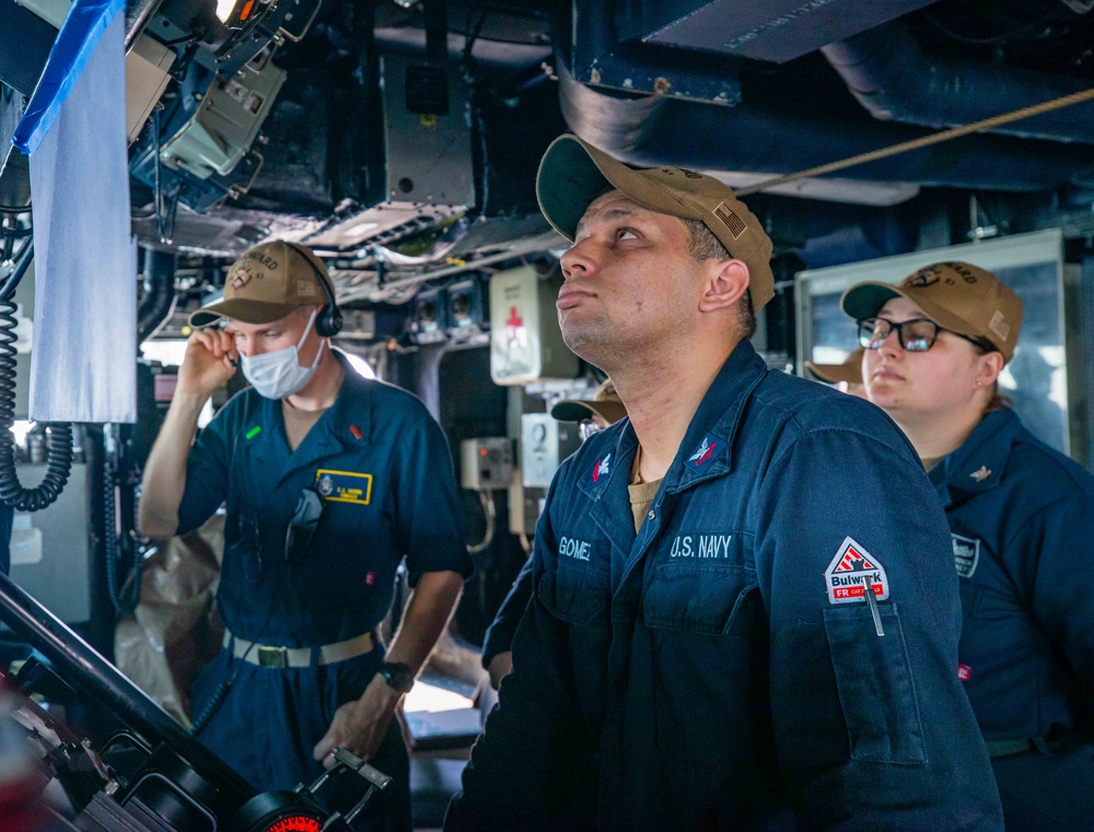 USS Howard (DDG 83) Routine Operations