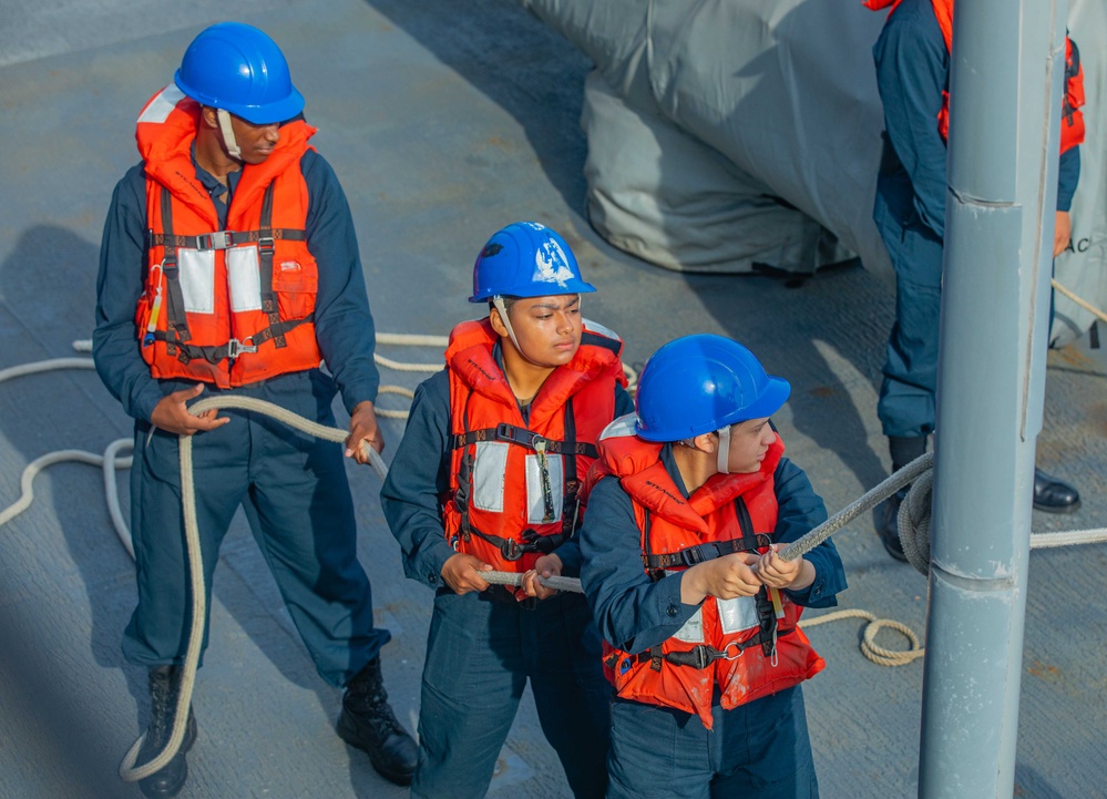 USS Howard (DDG 83) Small Boat Operations