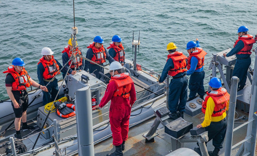 USS Howard (DDG 83) Small Boat Operations