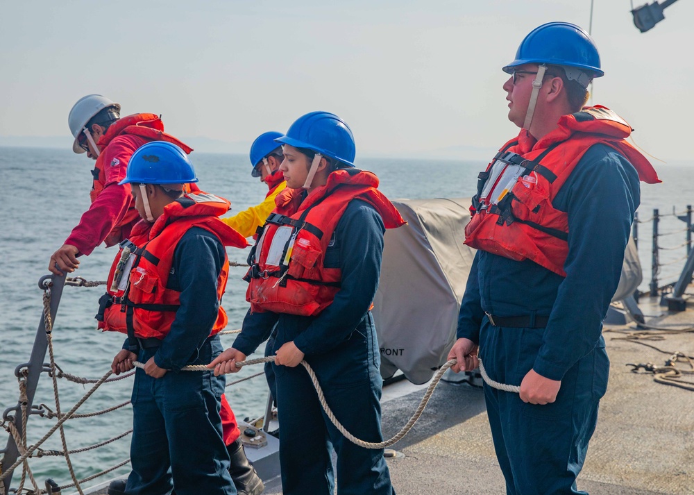 USS Howard (DDG 83) Small Boat Operations