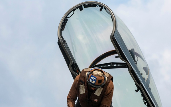 IKE Carrier Strike Group participates in COMPTUEX