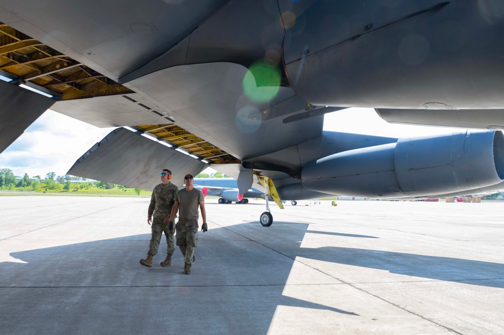 ACE: Fueling B-52 at Griffiss