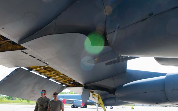 ACE: Fueling B-52 at Griffiss