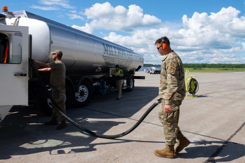 DVIDS - Images - ACE: Fueling B-52 At Griffiss [Image 3 Of 4]