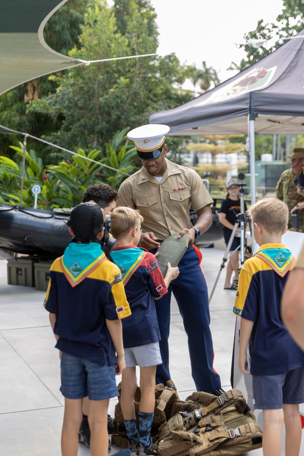 U.S. Marines with MRF-D visit the Northern Territory Government House