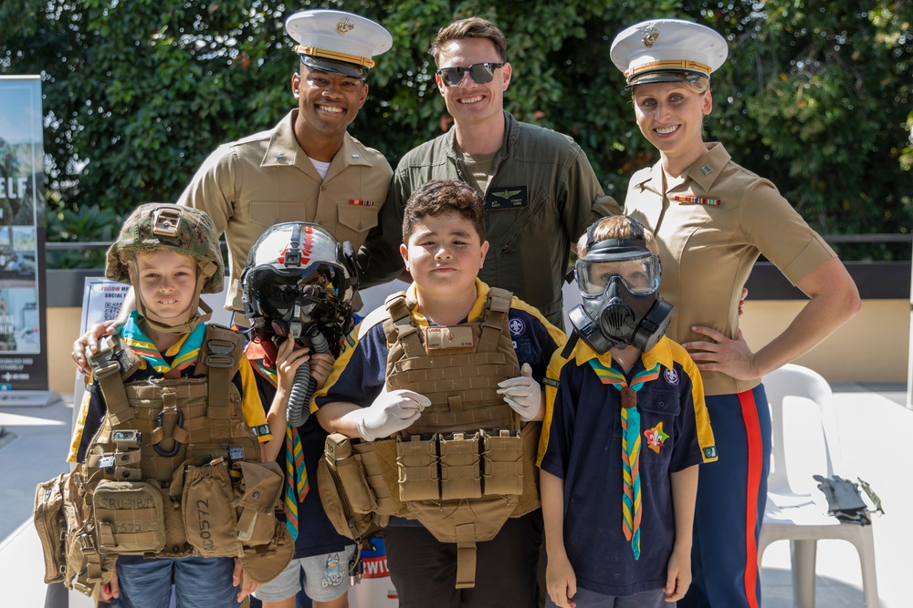 U.S. Marines with MRF-D visit the Northern Territory Government House