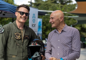 U.S. Marines with MRF-D visit the Northern Territory Government House