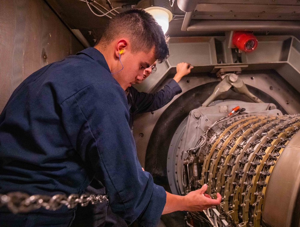USS Howard (DDG 83) Main Engine Room 2 Training