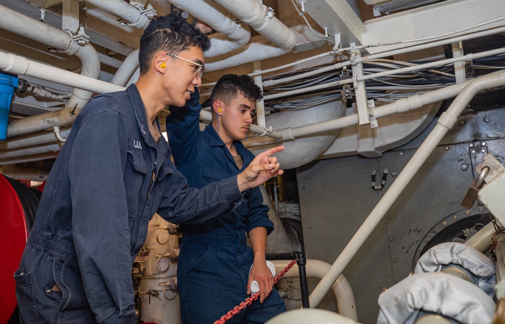 USS Howard (DDG 83) Main Engine Room 2 Training